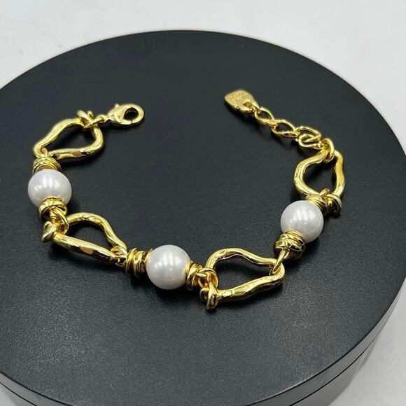 UNO de 50 White 10mm Pearl Perla Mosqueta Link Bracelet-Gold Plated Bracelet - Picture 1 of 9